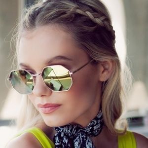 Quay "On a Dime" gold mirrored sunglasses